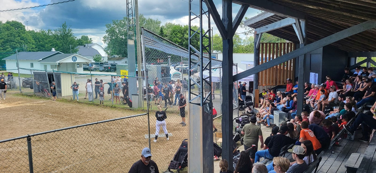 Pour une troisième année consécutive, le terrain de balle de Wotton vibrait au rythme d’un important tournoi bénéfice durant la fin de semaine du 28 au 30 juin dernier.
