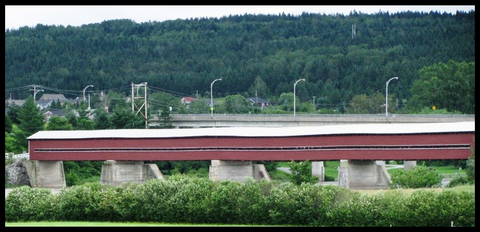 Le pont de Notre-Dame des pins.