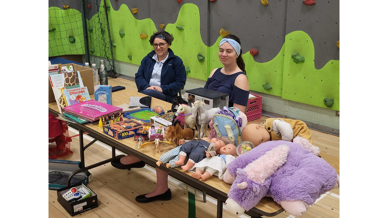 Une belle réponse de la population pour le bazar de la Maison des familles FamillAction