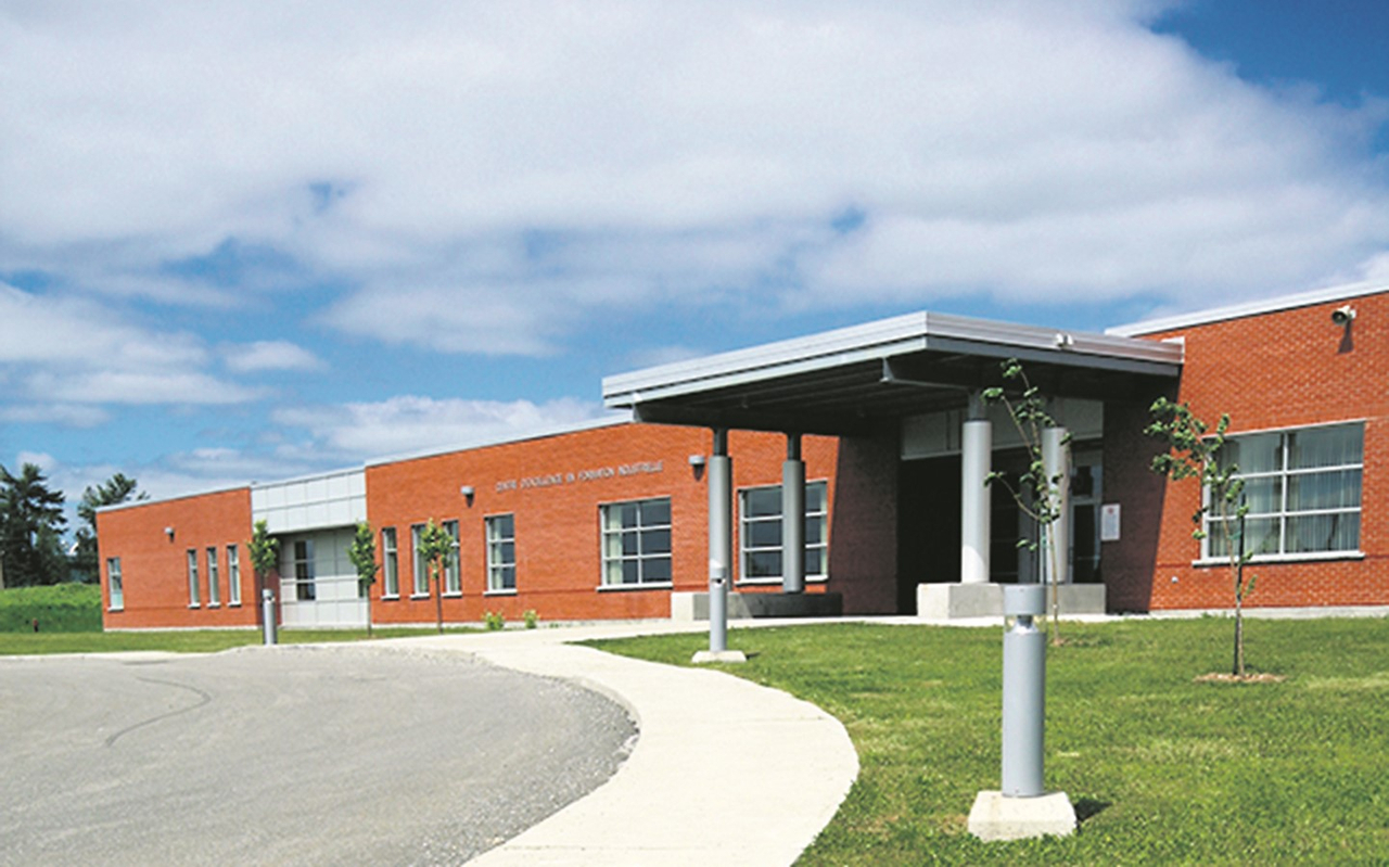 Depuis maintenant six ans, l’entreprise Cascades et la Municipalité de Kingsey Falls soutiennent l’activité du Troc et échange. À Windsor, l’activité en est à sa deuxième édition, de nouveau au Centre d’excellence en formation industrielle.
