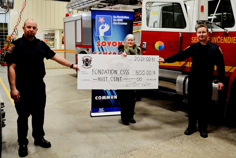 L’Association des pompiers de Val-des-Sources fait un don à la Fondation CSSS