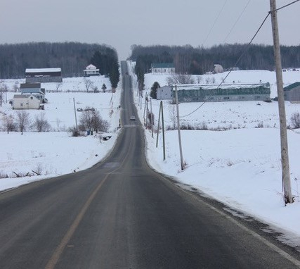 Le rang 8 de Saint-Claude est maintenant asphalté de la 249 à Goshen