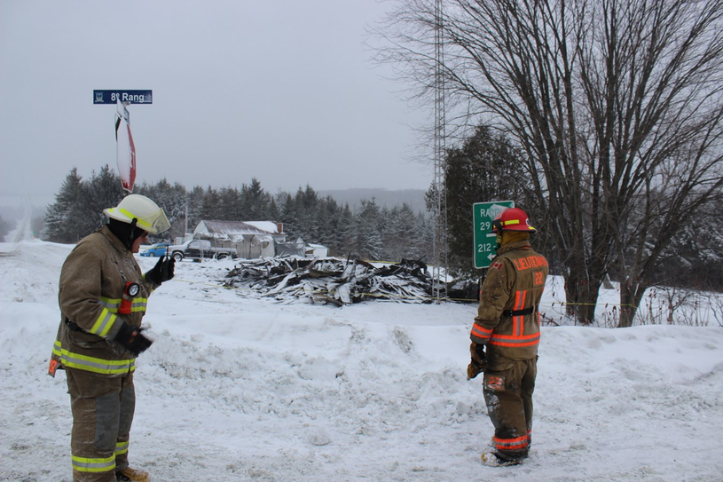 Incendie d'une maison en bordure de la route 249. 