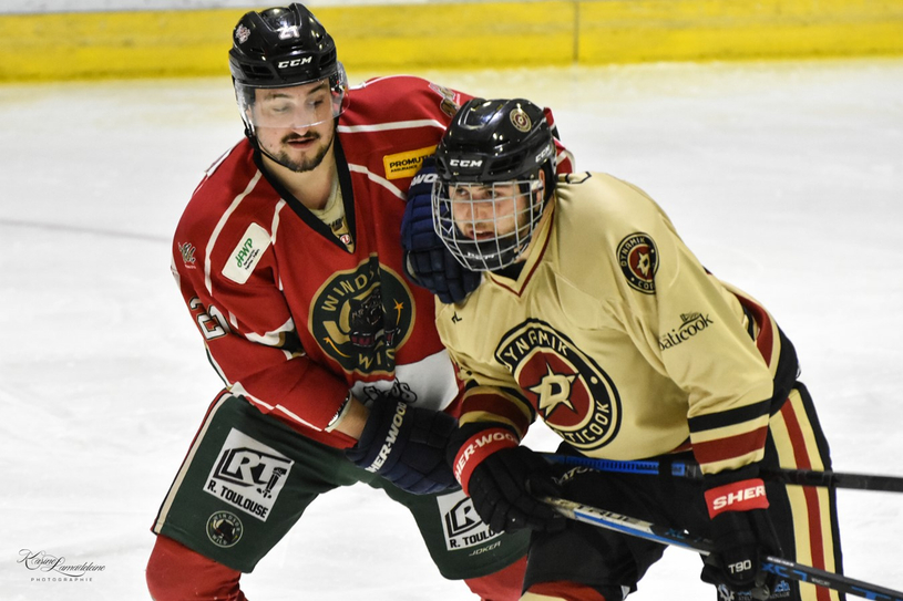 La troisième période fait mal au Desjardins-Wild à Coaticook