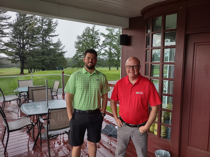 Dame nature collabore au succès du tournoi de golf du maire à Val-des-Sources