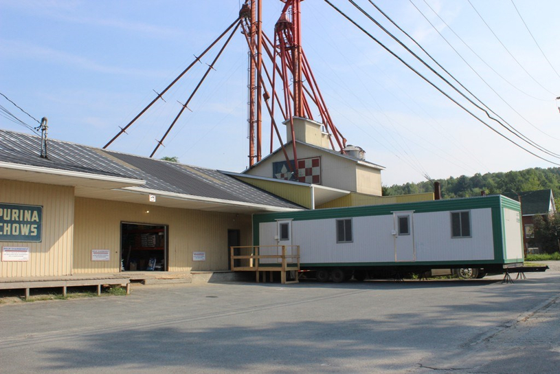 Une roulotte temporaire pour l’accès de la clientèle de Agri Services St-Laurent