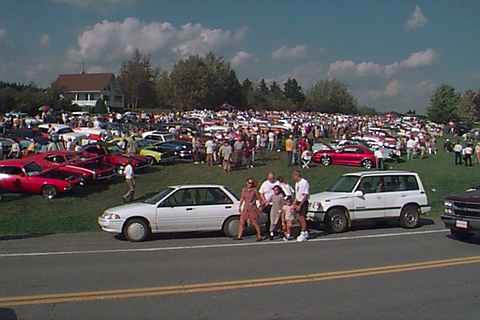 Exposition de voitures antiques en 1998