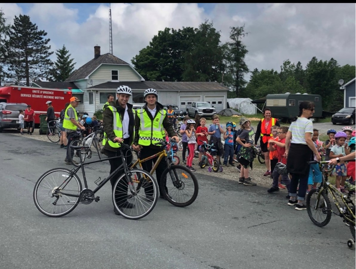 Une activité de randonnée à bicyclette pour des élèves de l’école Hamelin