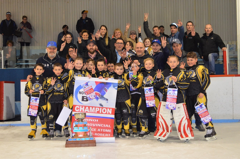 Le Novice B2 du Val Saint-François triple Champions!