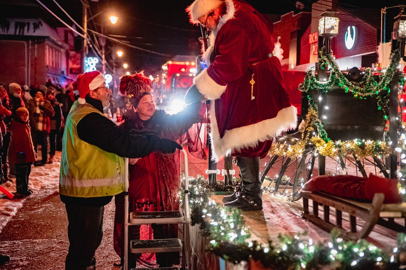 Richmond accueille le Père Noël de façon grandiose