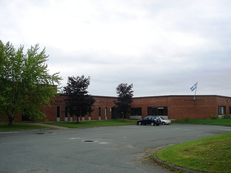 L’école du Jardin-des-Lacs de Saint-Denis manque d’eau !