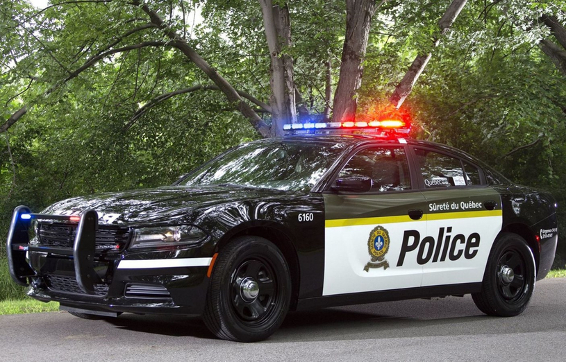 Un piéton happé par une voiture près du 3e rang à Stoke