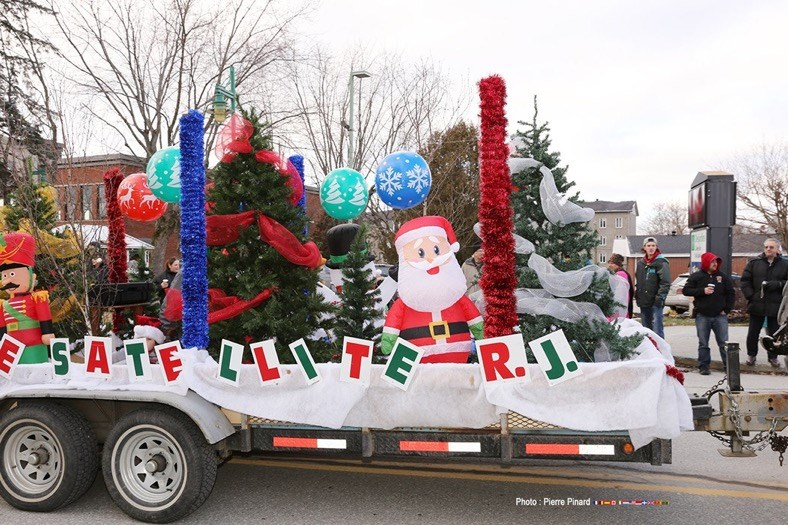 Un 10e défilé de Noël dans les rues de Windsor