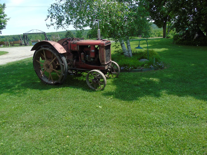 De vieux tracteurs au Salon du patrimoine de Cleveland
