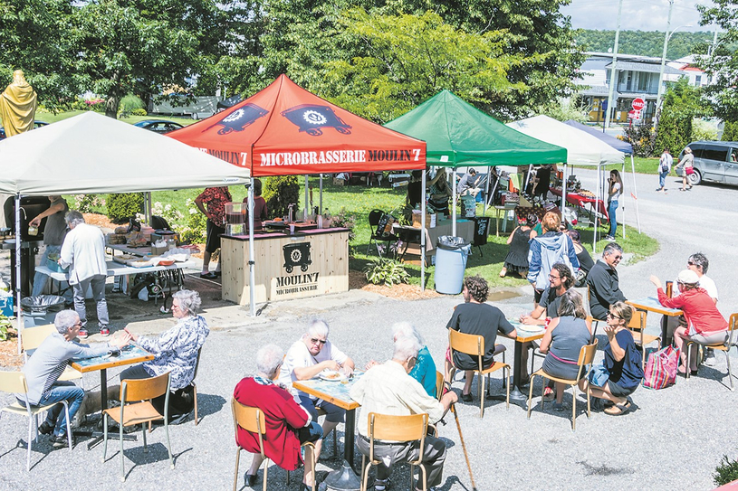 Le Grand marché à la Meunerie de Saint-Adrien