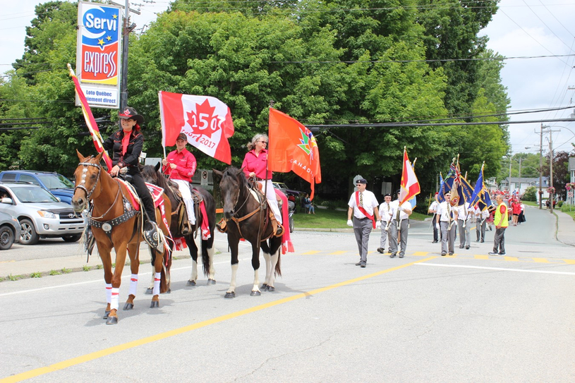 La 150e parade du Canada sauvée de la pluie