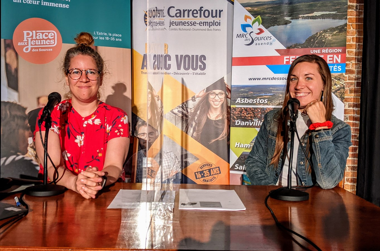 Marie-Pier Therrien de Place aux jeunes et de Véronique Pelletier de la MRC des Sources.