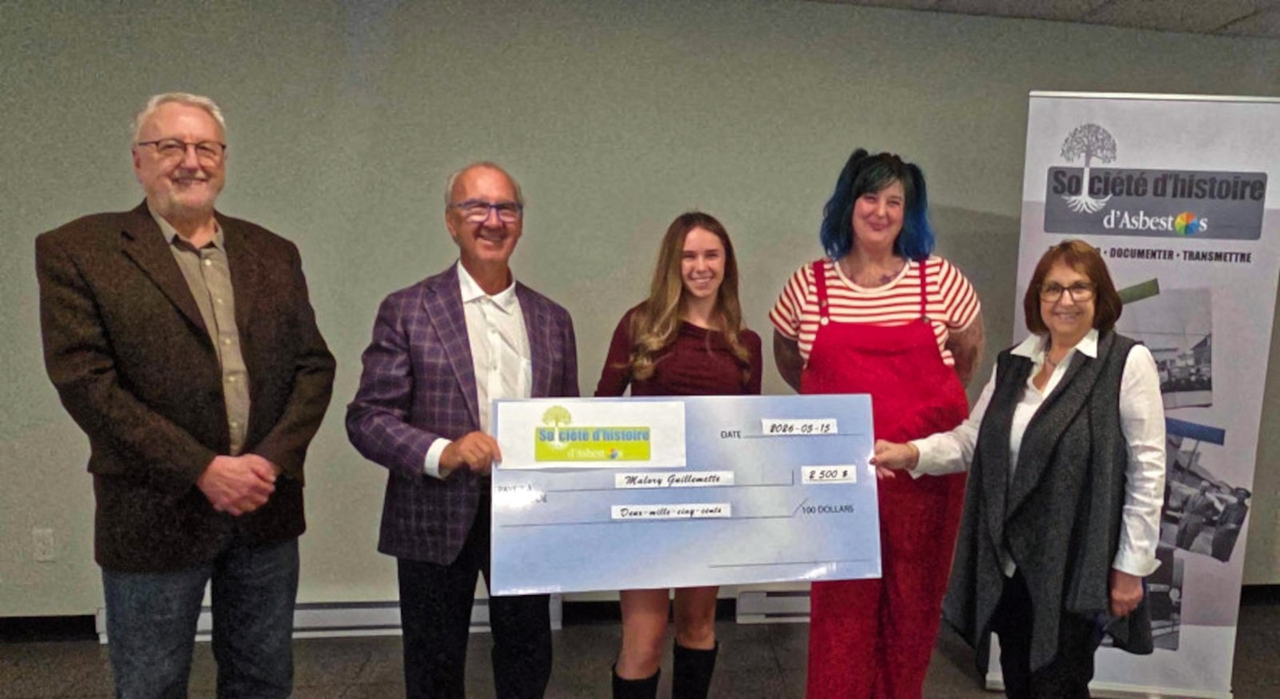 Malory Guillemette se mérite une bourse de 2500$.