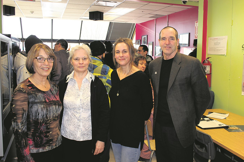 Vernissage et fierté : Une école et des adultes qui permettent de dépasser les frontières 