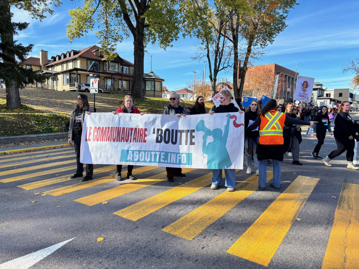 Plus de 200 personnes manifestent à Saint-Félicien