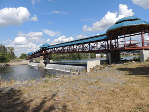 Barrage gonflable au cetre ville St-Georges