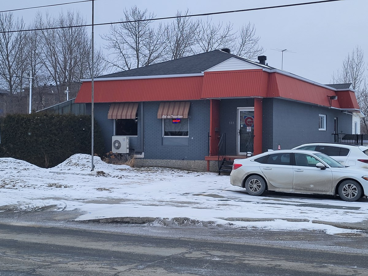 La vente du bâtiment du Club des Travailleurs soulève des questionnements à Val-des-Sources
