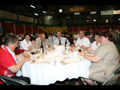 1000 personnes au souper au homard de la Fondation