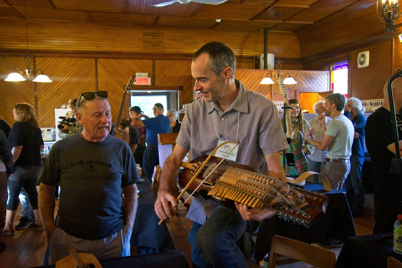 Treize exposants-luthiers ont accueilli les visiteurs.