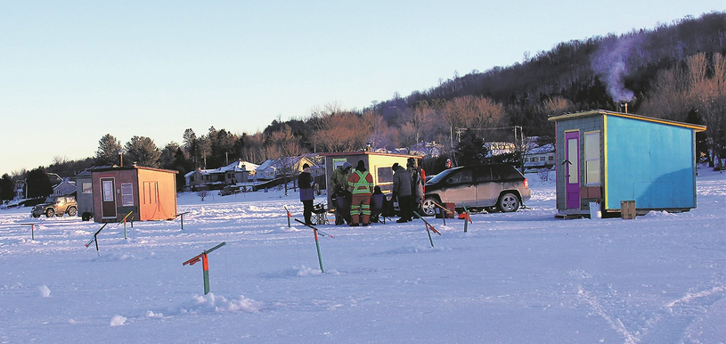 La pêche sur glace est très bonne au secteur Trois-Lacs