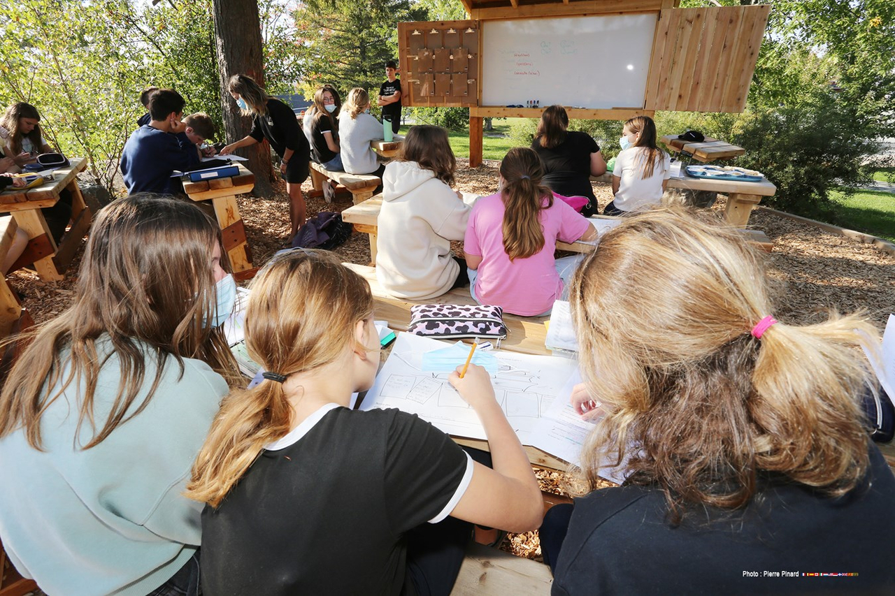 Une nouvelle cour pour l’école secondaire du Tournesol