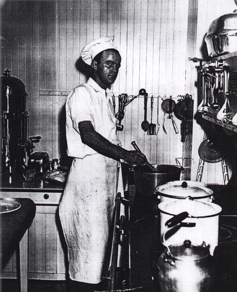 Premier chef cuisinier à l'Auberge Arnold en 1948