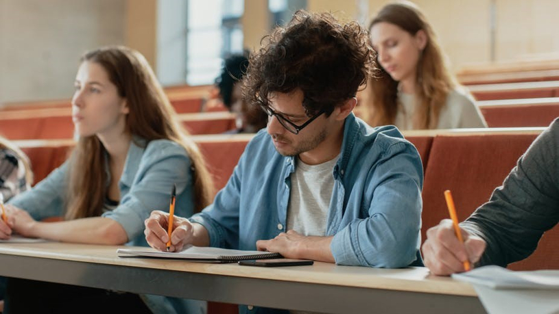 COVID-19 : des détails sur la Prestation canadienne d’urgence pour les étudiants
