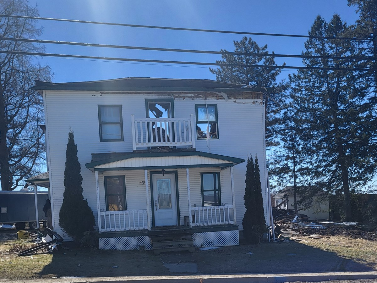 Une résidence détruite par les flammes à Wotton