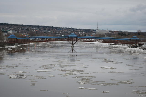 Rivière Chaudière, Saint-Georges le 30 mars 2009 à 18h30 hres.