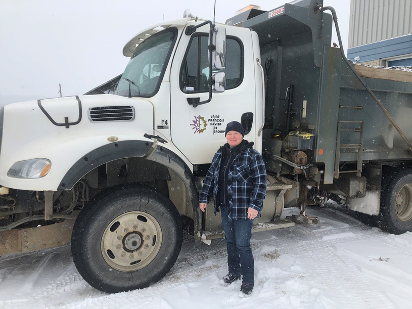 Une première femme conductrice de chasse-neige  à Saint-François-Xavier-de-Brompton