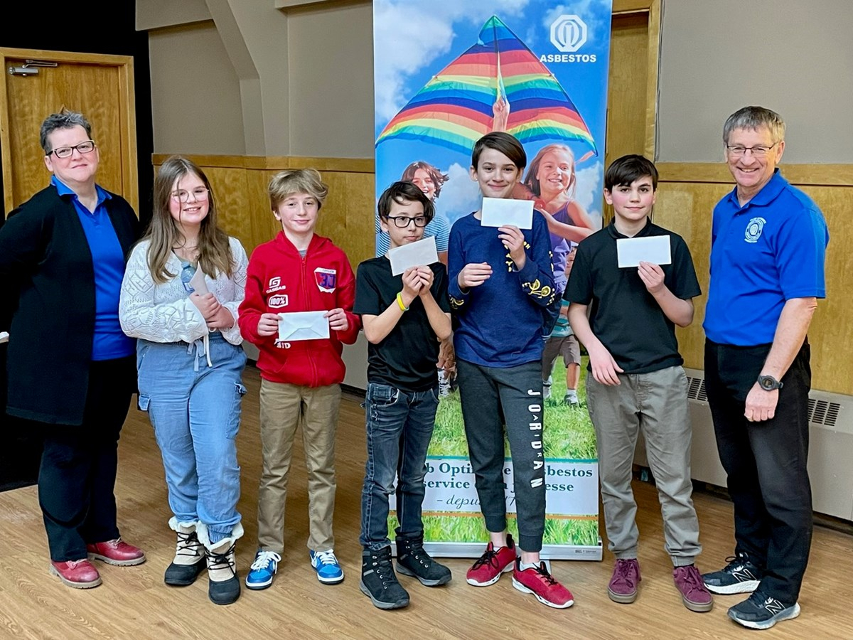 Tour des Sources de l'École La Tourelle : Chantale Lapointe-Gallant (présidente) , Emma Comtois,Alexis Tessier (capitaine), Alexis Brown, Loïk Anctil-Lefebvre, Félix Filteau, Jean Nadeau (responsable du concours).
