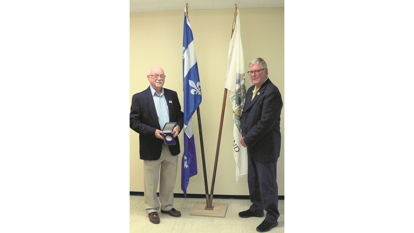 Remise de la médaille du Lieutenant-gouverneur du Québec à monsieur André Desfossés