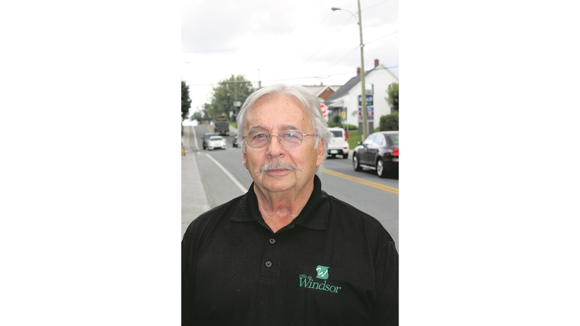 Hervé Vallières annonce sa décision de poursuivre son travail au conseil municipal 