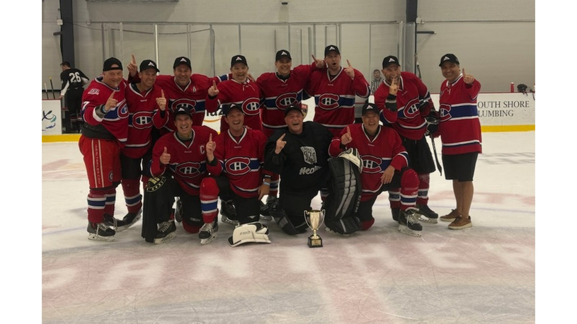Des hockeyeurs originaires de Val-des-Sources remportent un tournoi de hockey amateur en Floride
