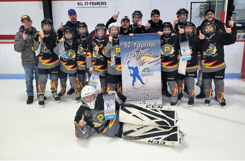 Les équipes de hockey du Promutuel performent au tournoi provincial de Valcourt