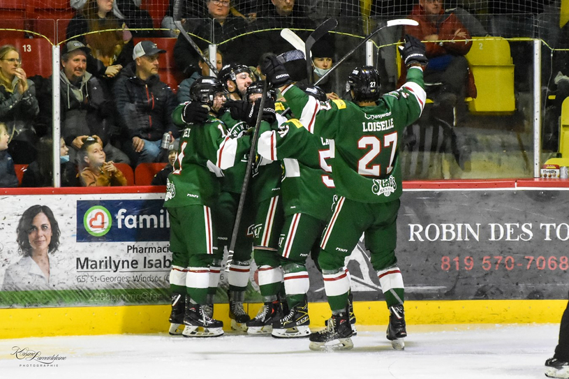 Début de la finale de la LRH ce vendredi à Warwick