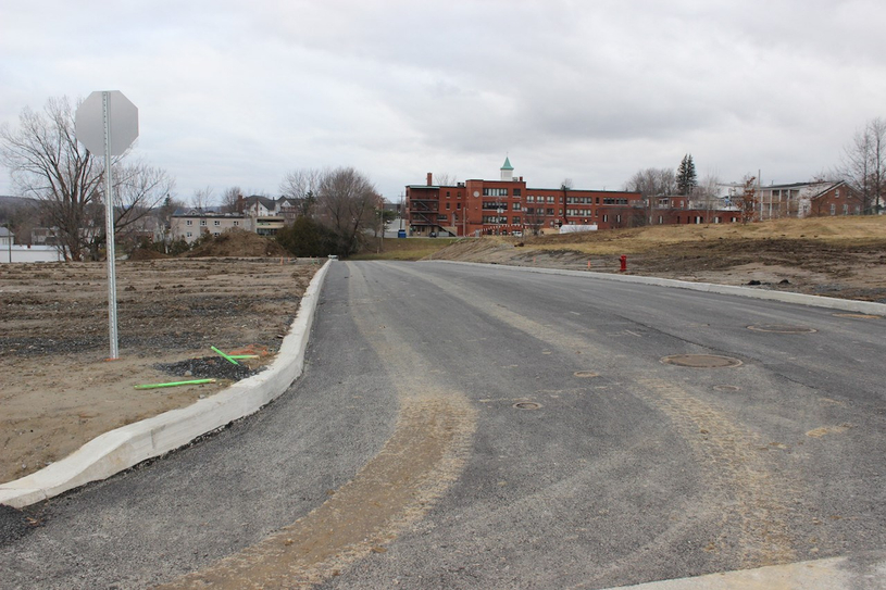 Parcours des rivières : une première rue asphaltée