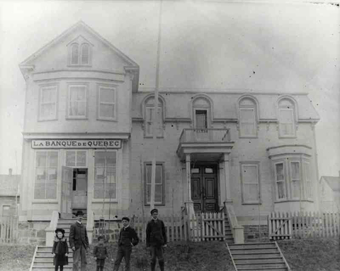 Bureau de poste de St-Georges sur la 1e avenue en 1904