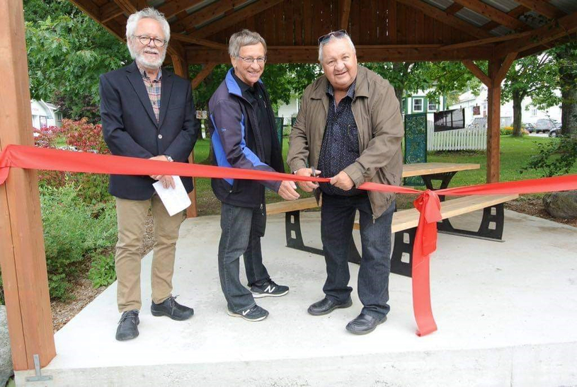 Saint-Adrien inaugure sa nouvelle « Halte Desjardins »