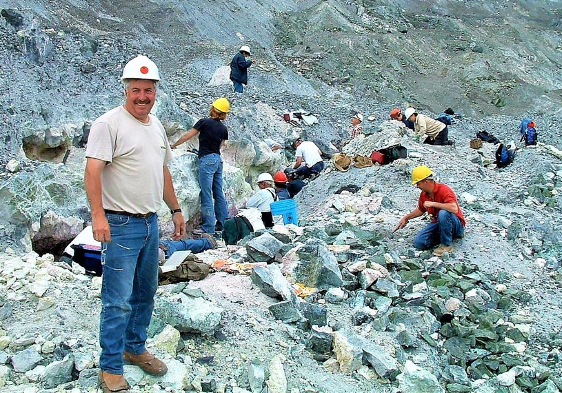 Collectionneur de pierres précieuses du Club de minéralogie d’Asbestos