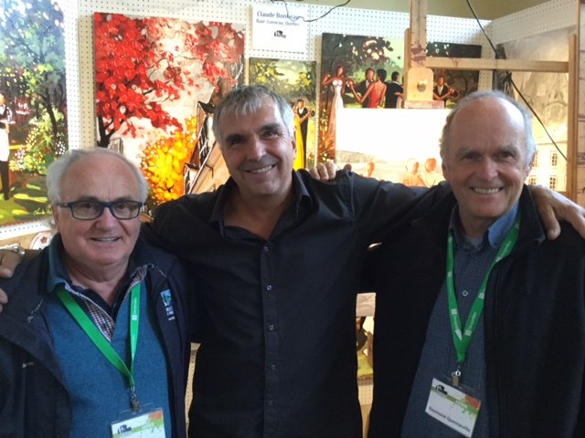 On reconnaît sur la photo, le président fondateur du Symposium des arts de Danville, M. Rénald Gauthier d'Asbestos, le futur président d'honneur pour la 20e édition (2018) M. Claude Bonneau de Baie-Saint-Paul et le président de la 19e édition (2017), M. Raymond Quenneville de Champlain.