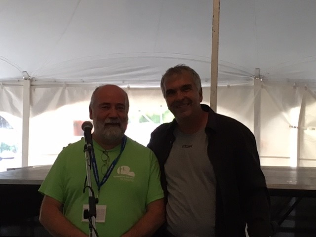 Mario Morand est en compagnie du président d’honneur Claude Bonneau de la 20e édition du Symposium qui se tiendra en septembre 2018.