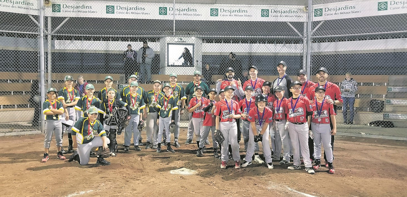 Les jeunes A‘s moustique et bantam se signalent aux régionaux de baseball Estrie