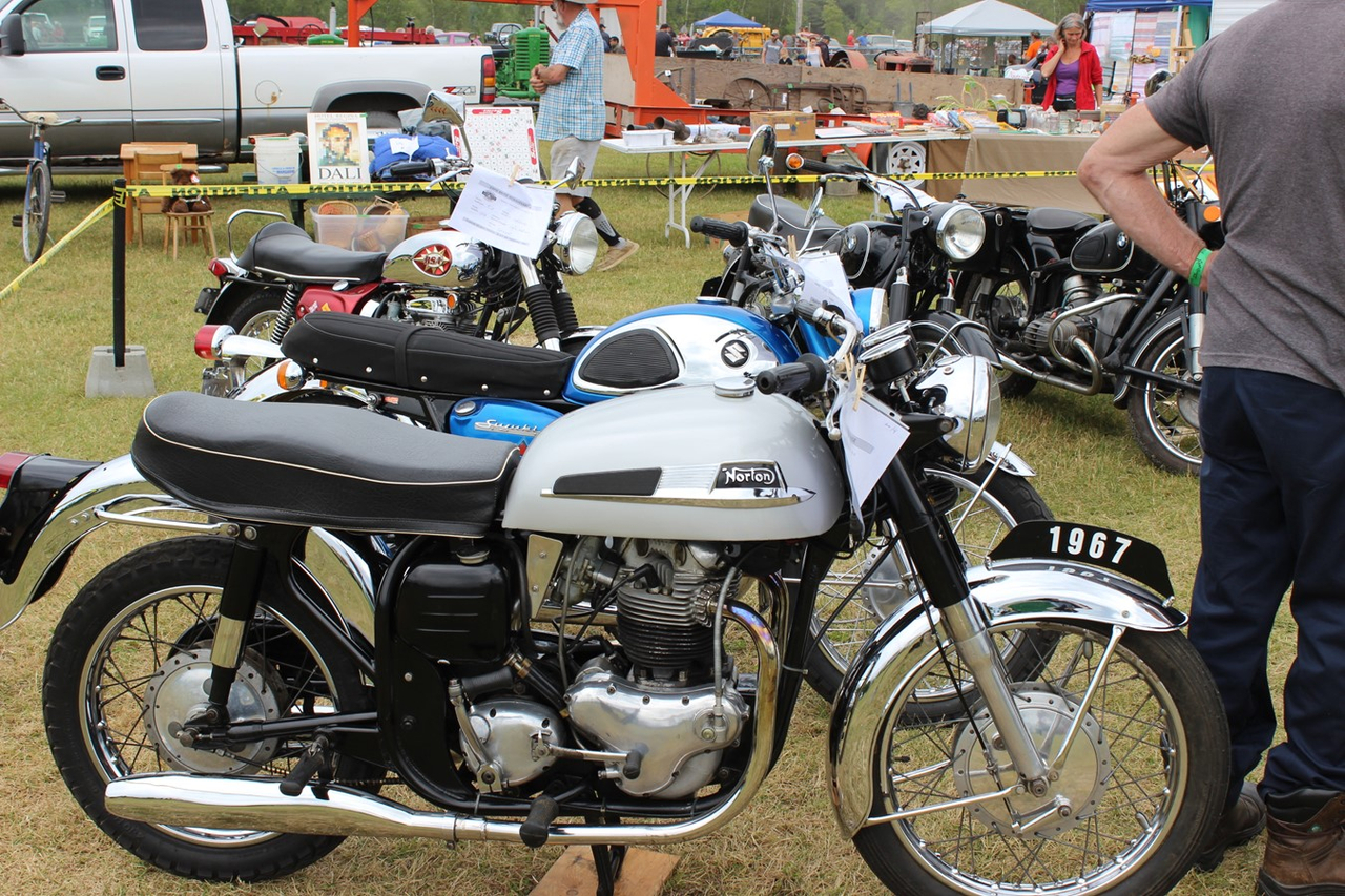Expo moto renaissance :  un rendez-vous annuel pour les amateurs et les visiteurs