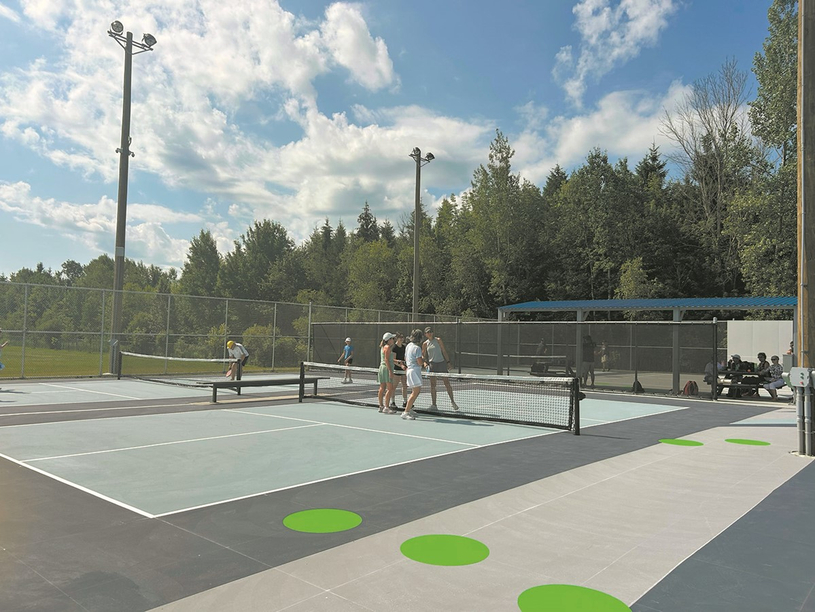 Saint-Denis inaugure ses terrains de tennis et de pickleball